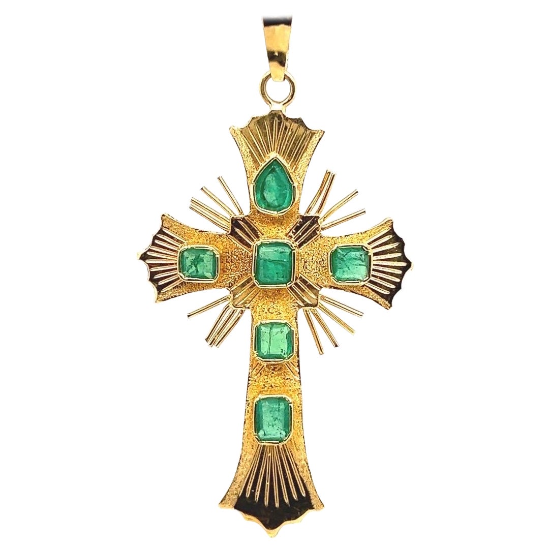 Retro Yellow Gold 1 Carat Natural Green Emerald Cross Pendant, Circa 1970