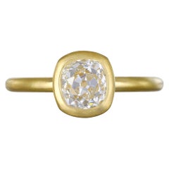 Faye Kim 18 Karat Gold Cushion Brilliant Cut Diamond Ring - 1.20 Carats