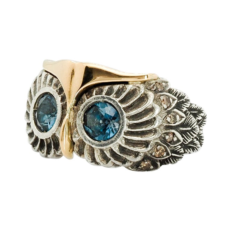Taru Jewelry Owl London Blue Topaz Yellow Gold and Silver Ring For Sale