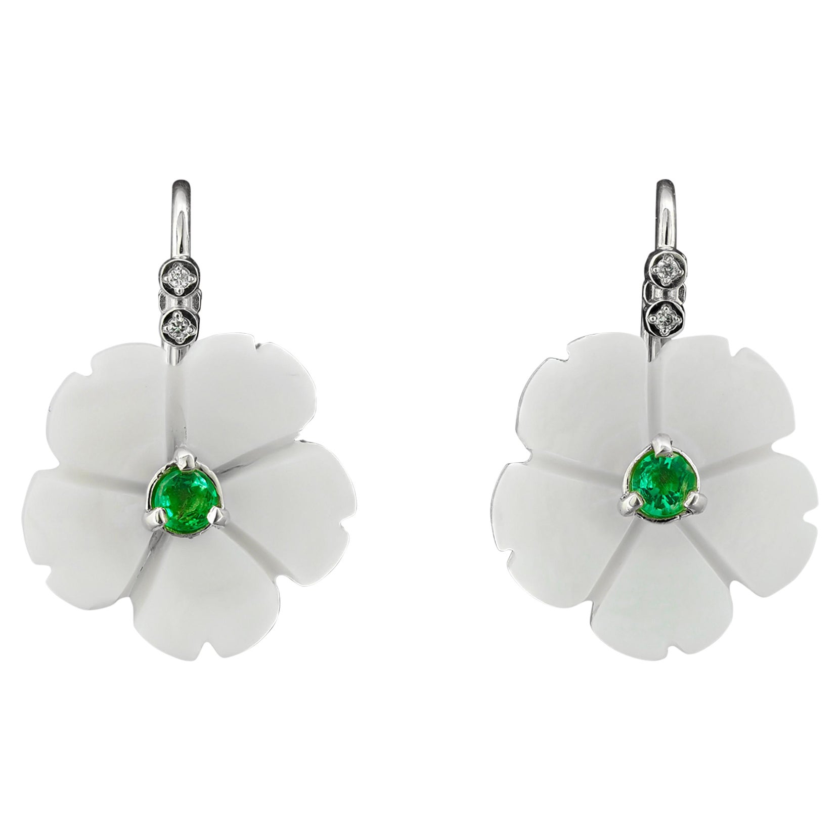 Flower 14k Gold Earrings with Emeralds, Flower Carved Earrings For Sale