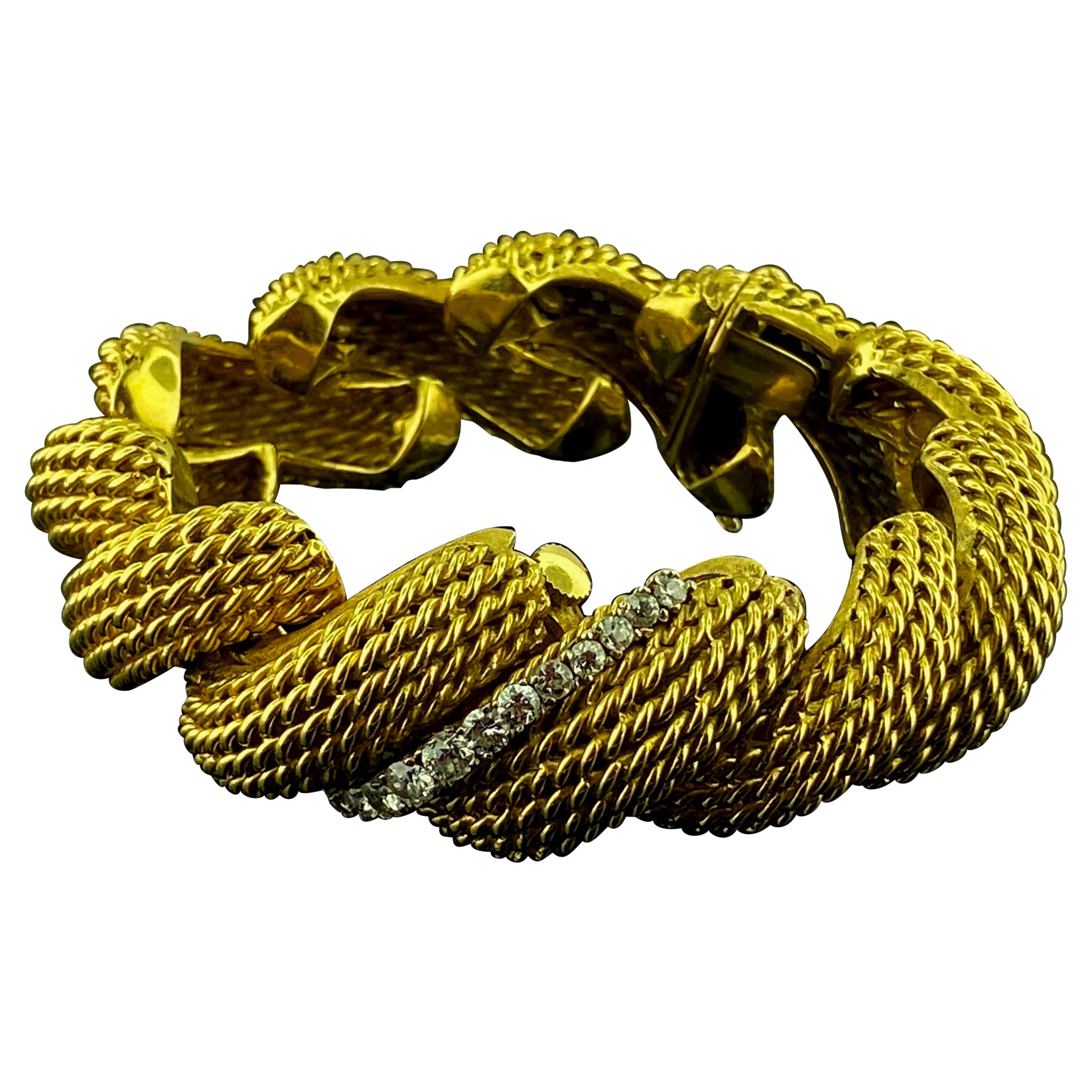 14 Karat Yellow Gold & Diamond Bracelet For Sale