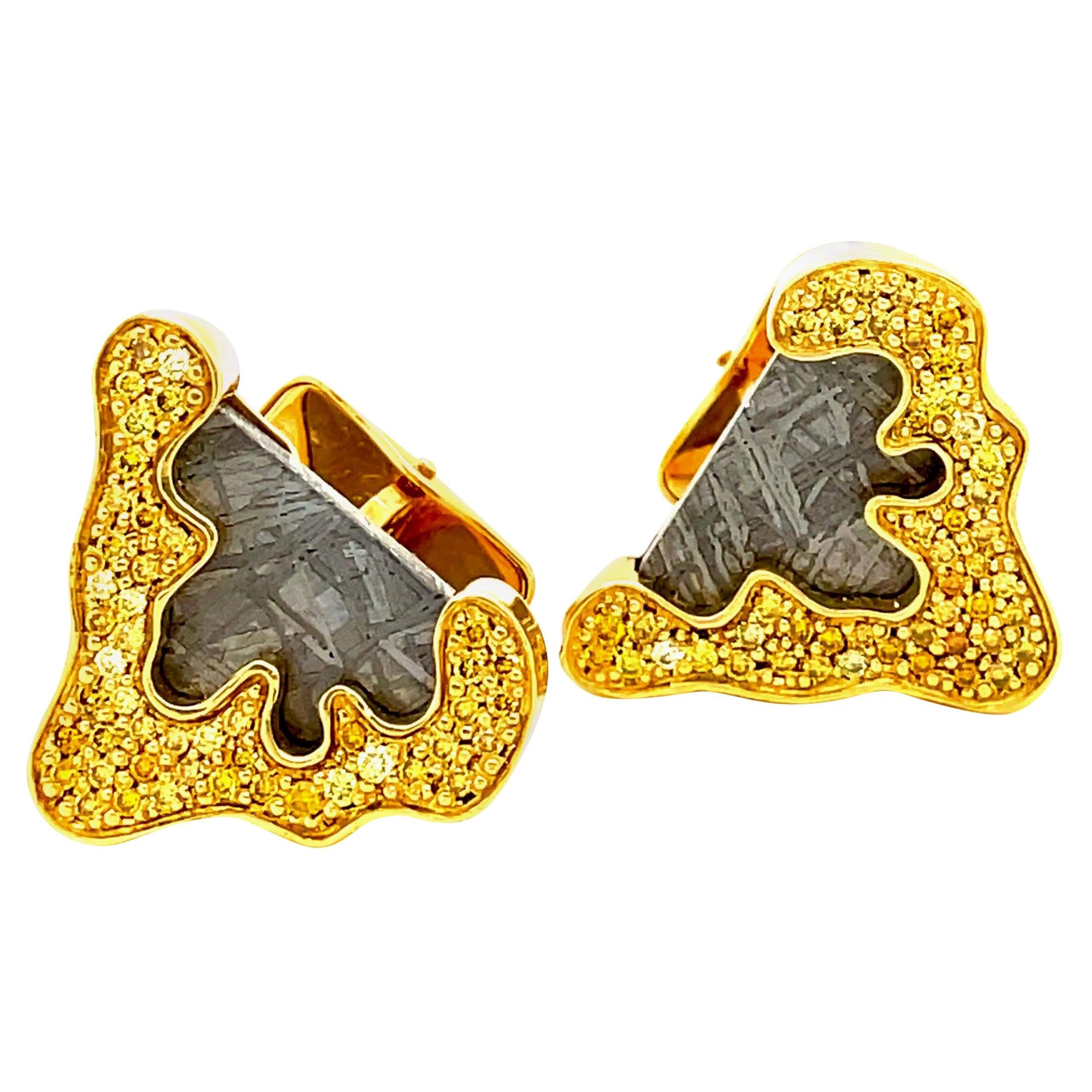 Rare Gibeon Meteorite and Gold Cufflinks with Yellow Diamonds For Sale