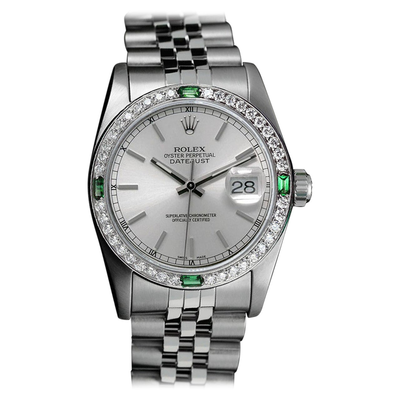 Montre en acier Datejust 68274 avec cadran bâton en argent et lunette en diamants et émeraudes