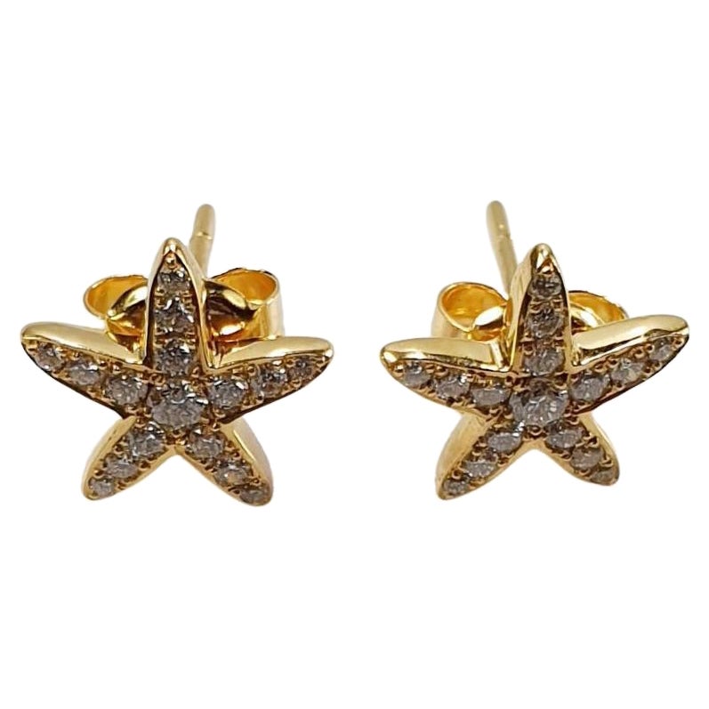 18 Karat Yellow Gold Sea Star Earrings with White Diamonds For Sale