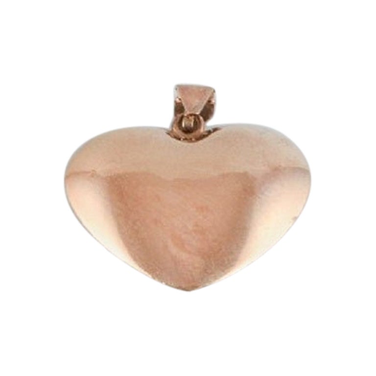 Scandinavian goldsmith, pendant in the shape of a heart.  For Sale