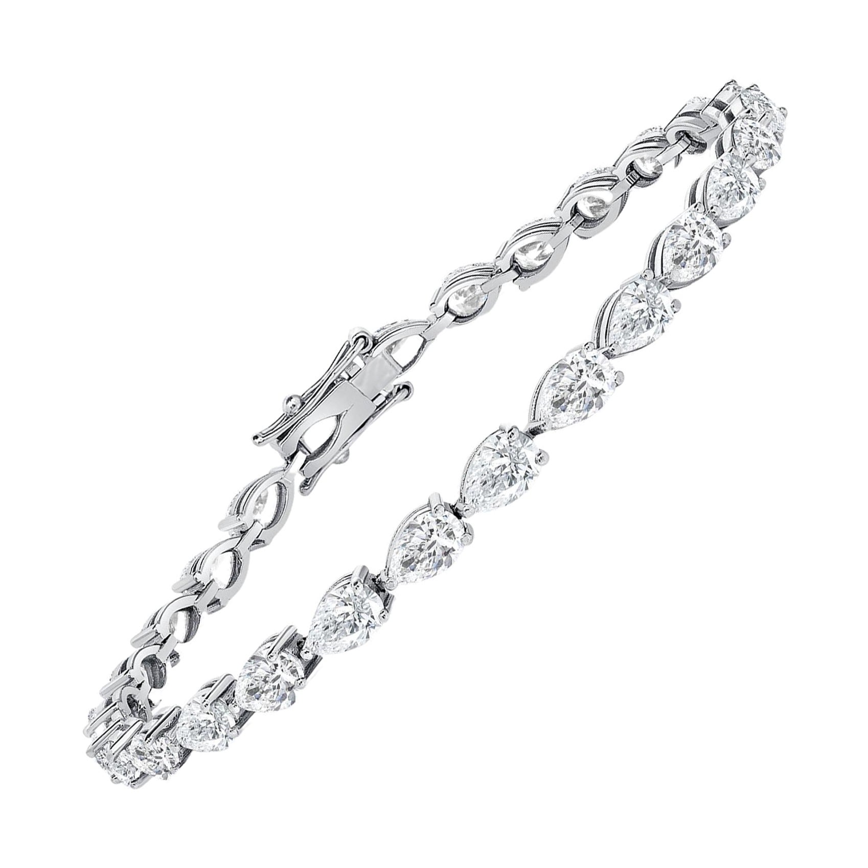 18k White Gold Pear-Shape Diamond Tennis Bracelet (F-G, VS) 7 Inches For Sale