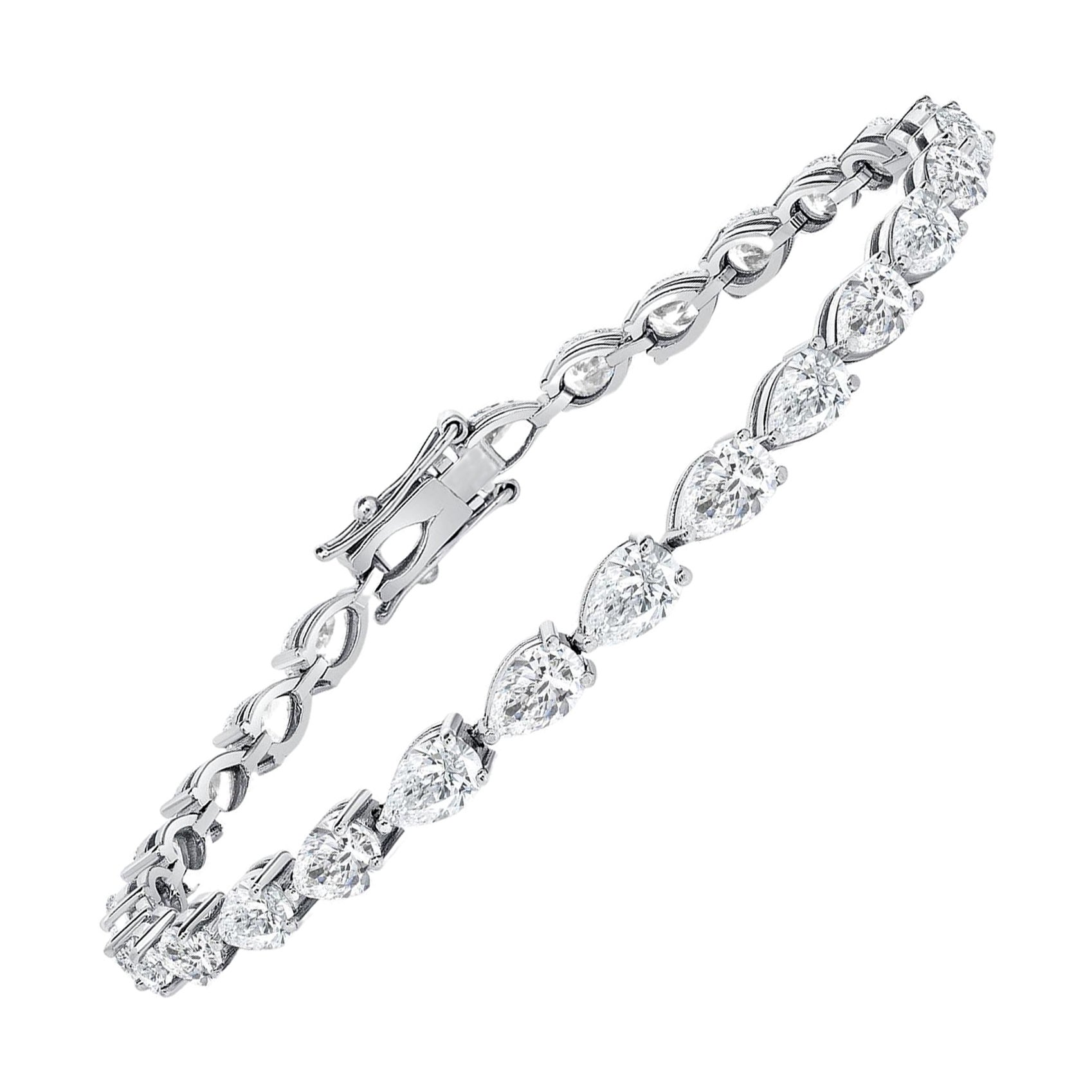 18k 4.53cttw White Gold Pear-Shape Diamond Tennis Bracelet (F-G, Vs) For Sale