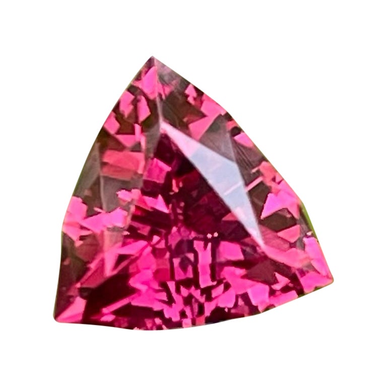 Spectacular Natural Pink Garnet Gemstone 1.65 Carats Malawi Garnet For Jewelry  For Sale