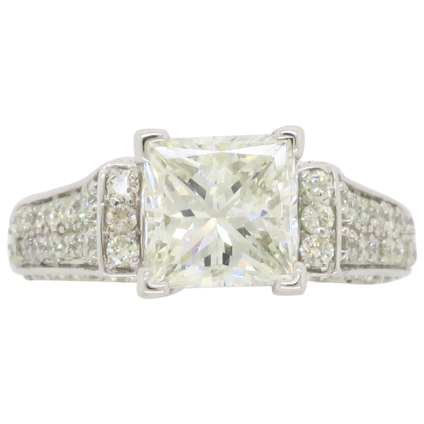 Certified 2.59ctw Princess Cut Diamond Engagement Ring For Sale