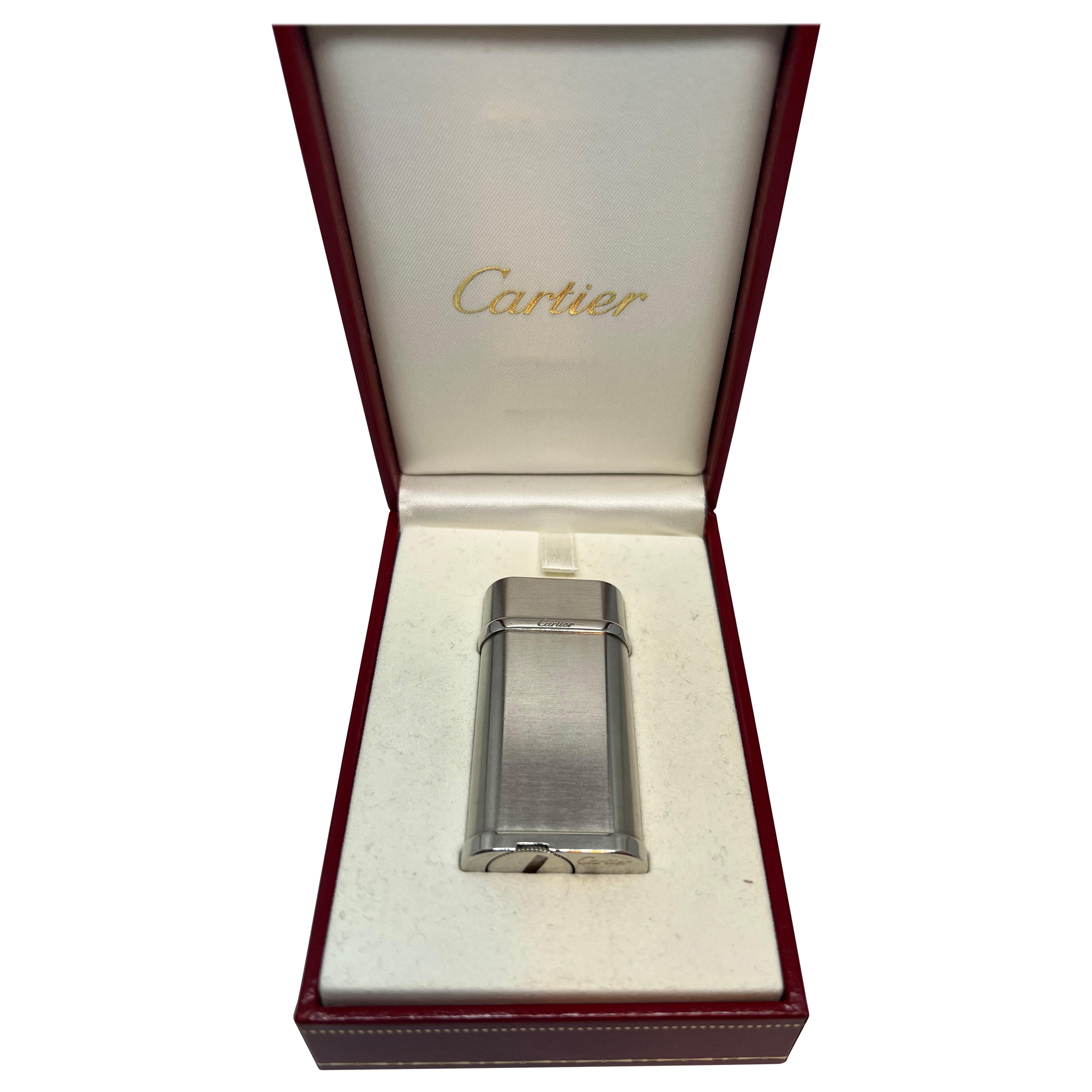 Le Must de Cartier Vintage Retro Silver and Platinum Finish Lighter