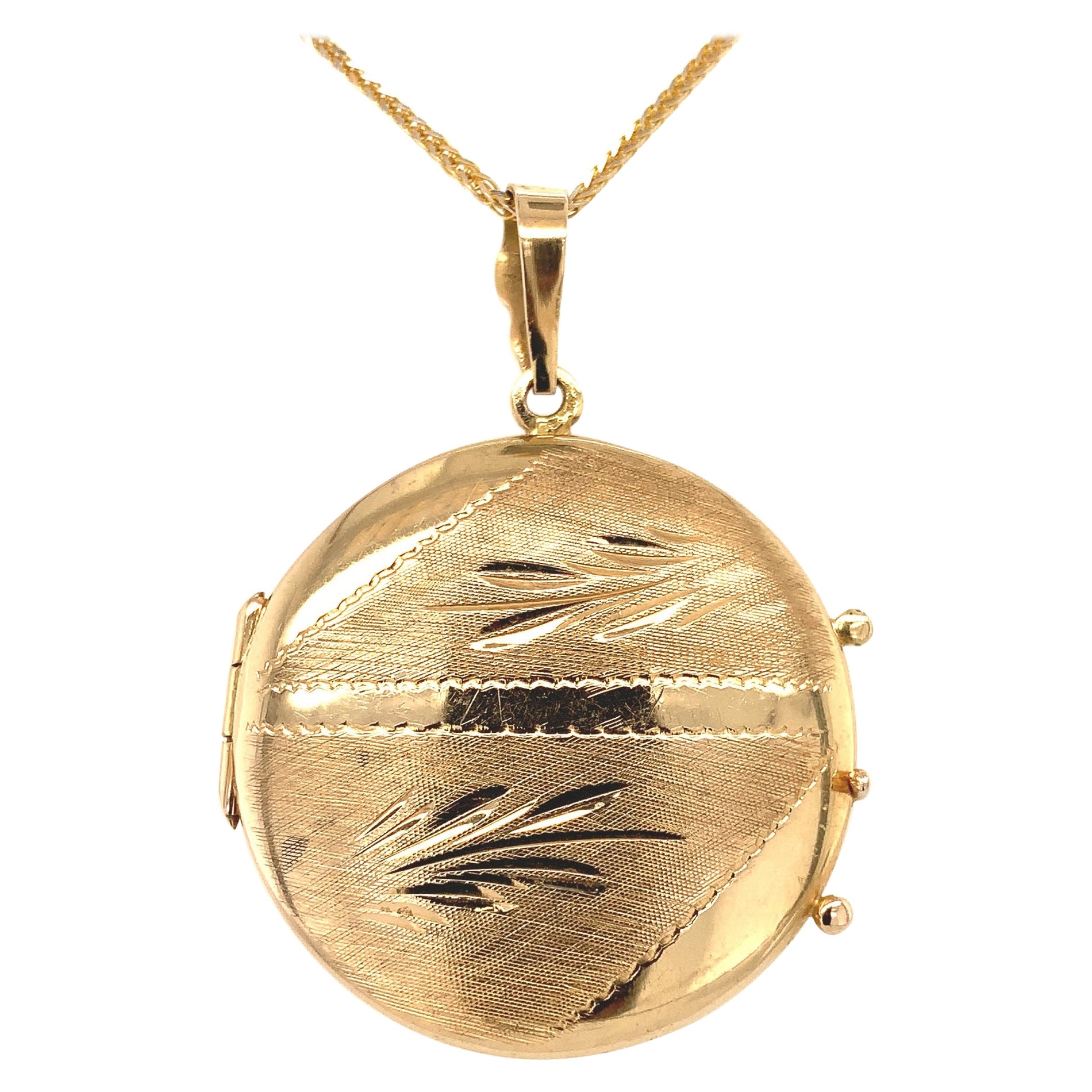 Large 18K Locket Engraved Leaves Dated 1936