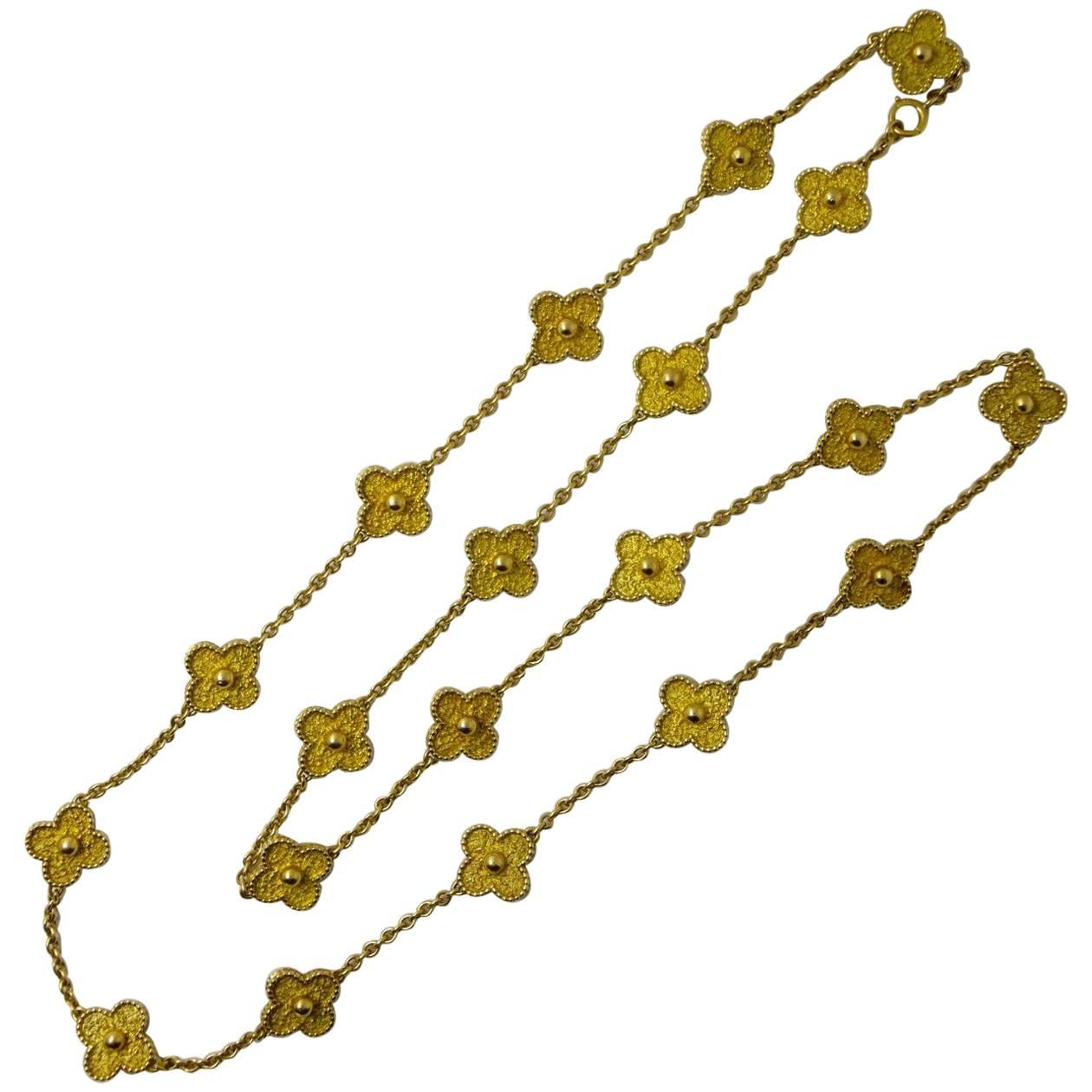 Van Cleef & Arpels 20 Motif Gold Vintage Alhambra Necklace For Sale