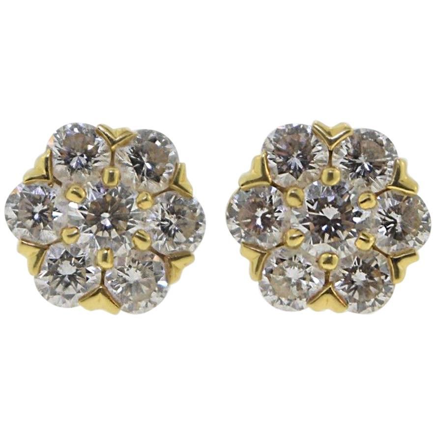Van Cleef & Arpels Fleurette Diamond Gold Flower Stud Earrings For Sale