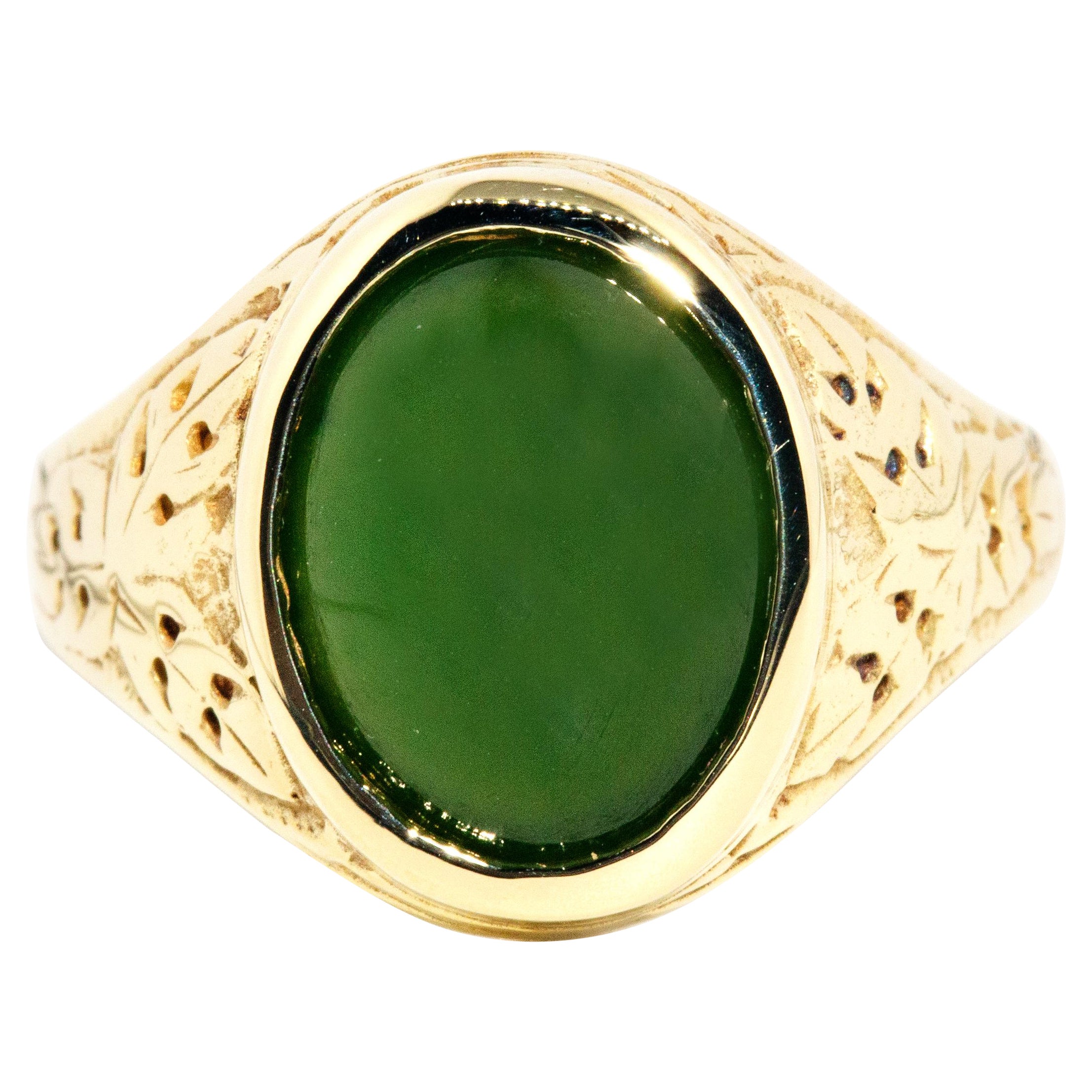 Vintage Circa 1980s Deep Green Nephrite Jade Cabochon Ring 14 Carat Yellow Gold For Sale