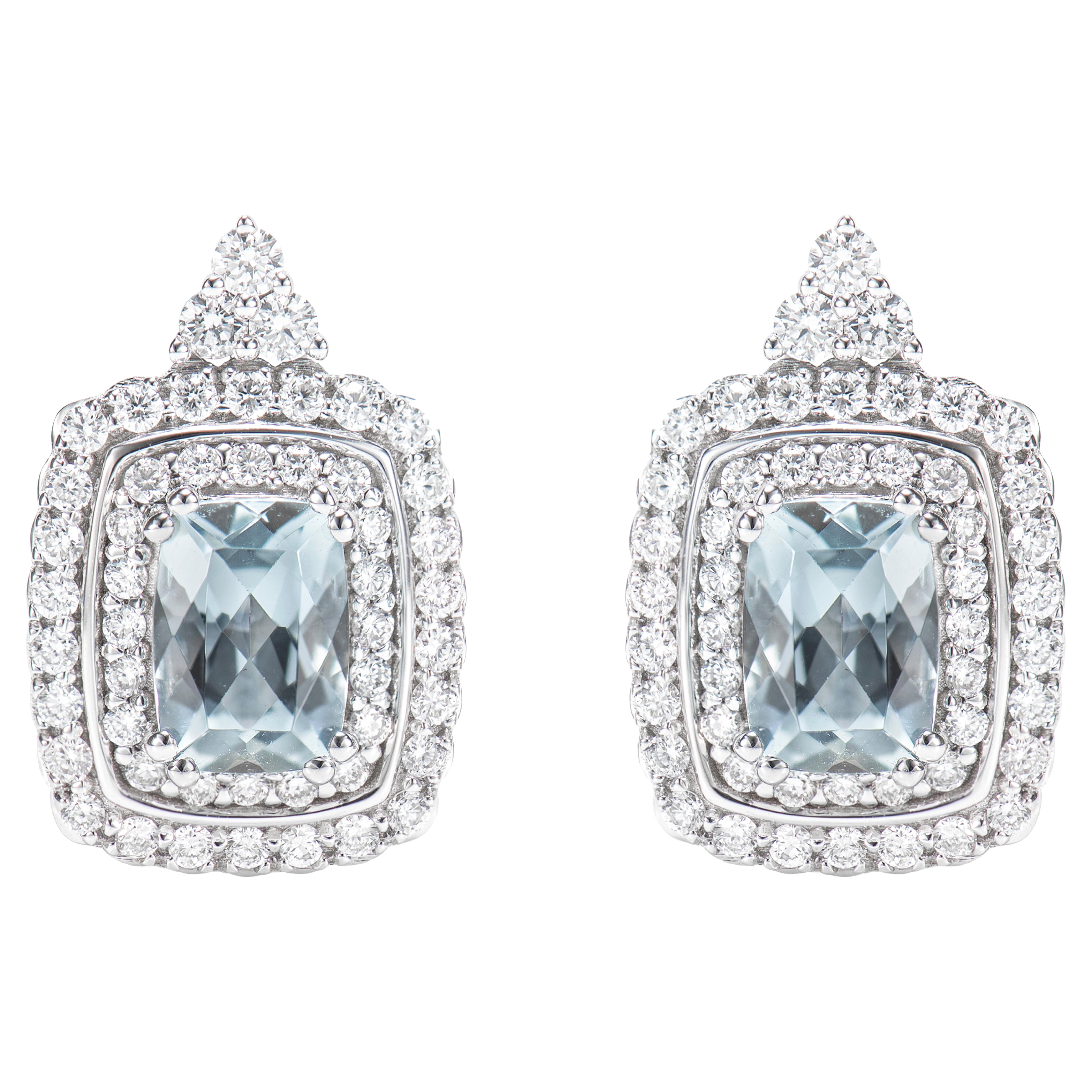 Aquamarine and White Diamond Studs Earring in 18 Karat White Gold For Sale