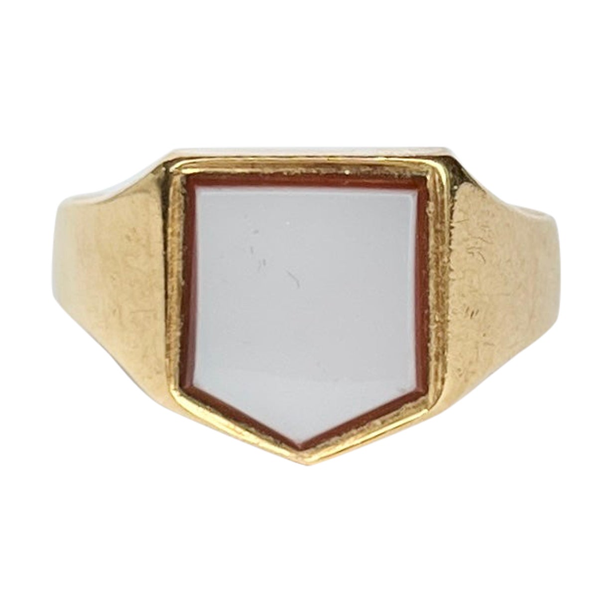Art Deco Sardonyx 18 Carat Gold Signet Ring For Sale
