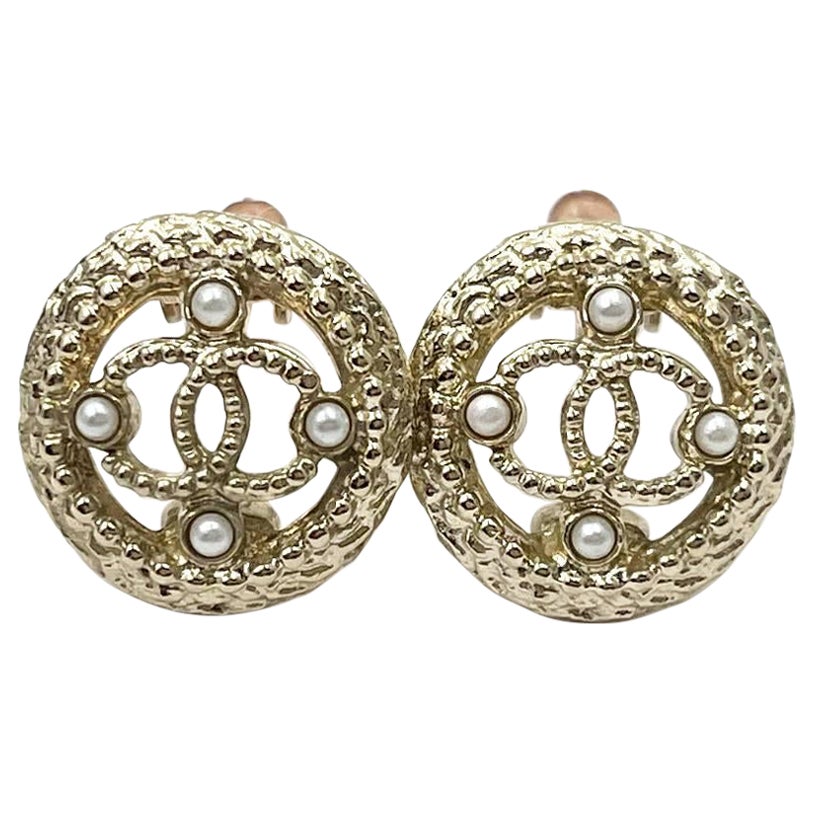Chanel Gold CC Round Pearl Clip on Earrings For Sale