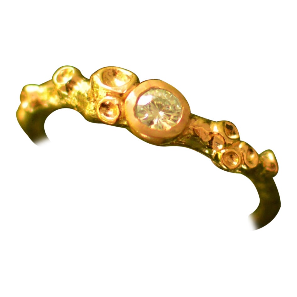 Barnacle-Diamantring aus massivem 18 Karat Gold von Lucy Stopes-Roe im Angebot