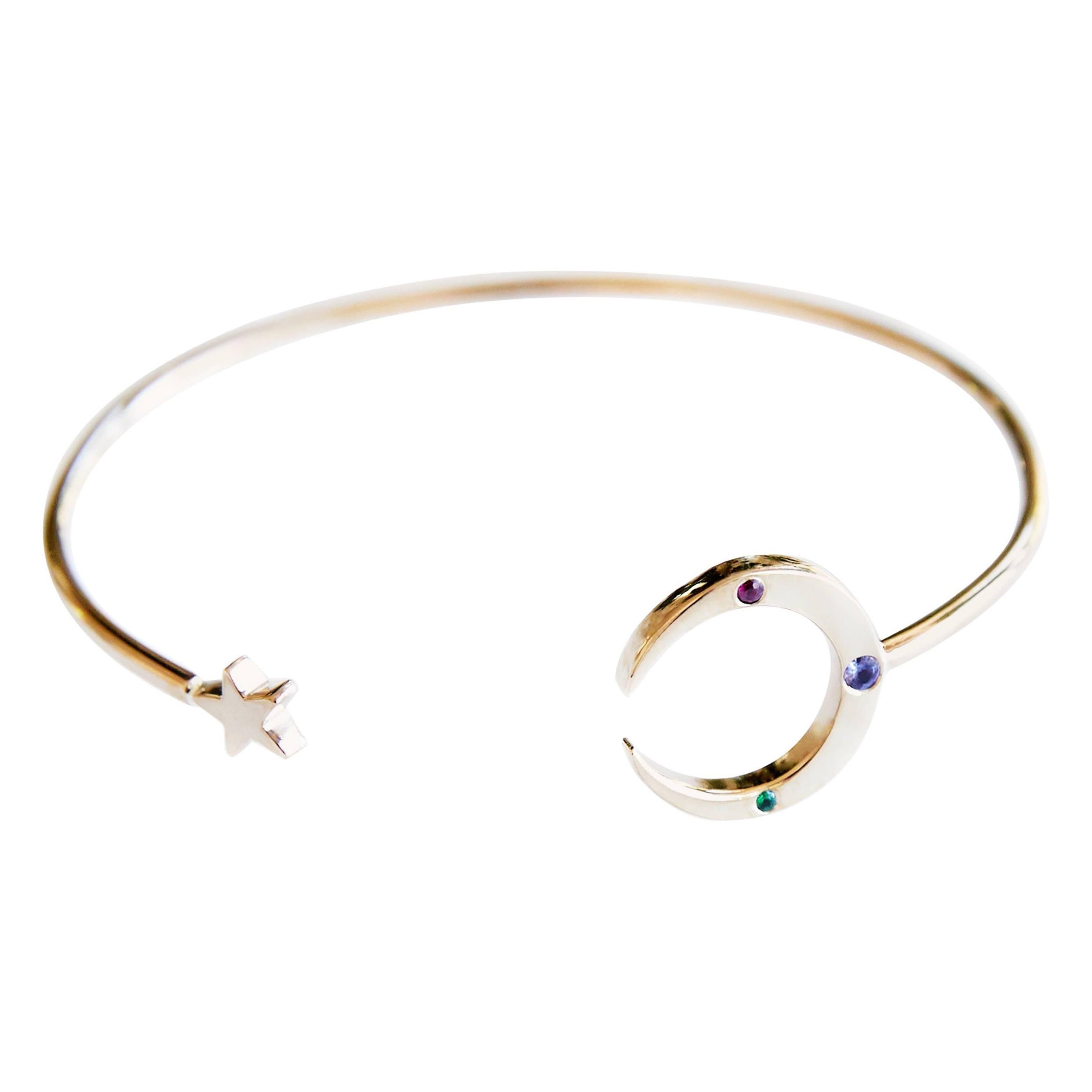 J Dauphin Bracelet jonc étoile de lune plaqué or, émeraude, rubis et tanzanite en vente