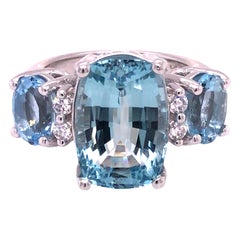 Anillo de cóctel de aguamarina y diamantes