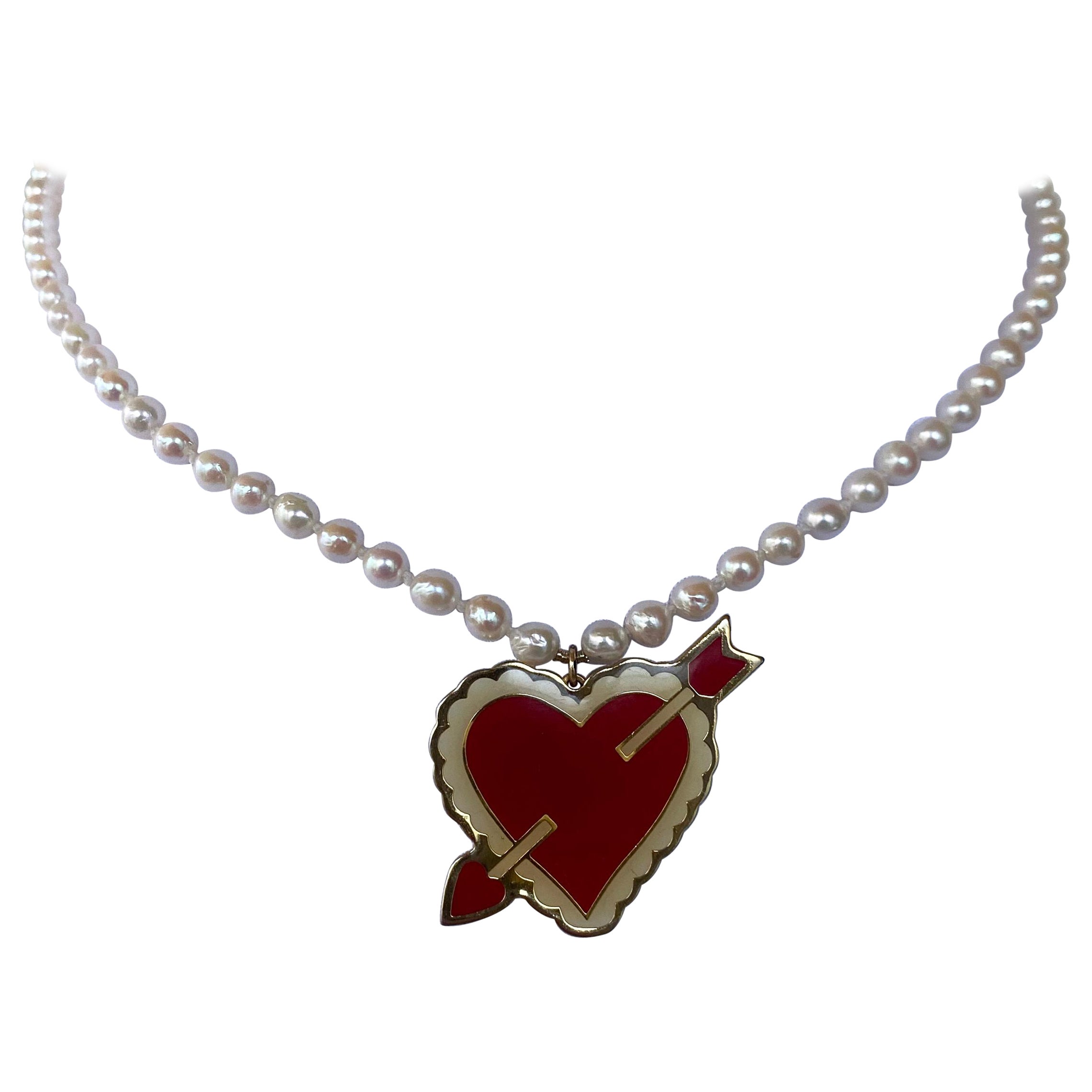 Marina J. Valentine's Perlenkette mit strukturiertem Vintage-Anhänger im Angebot