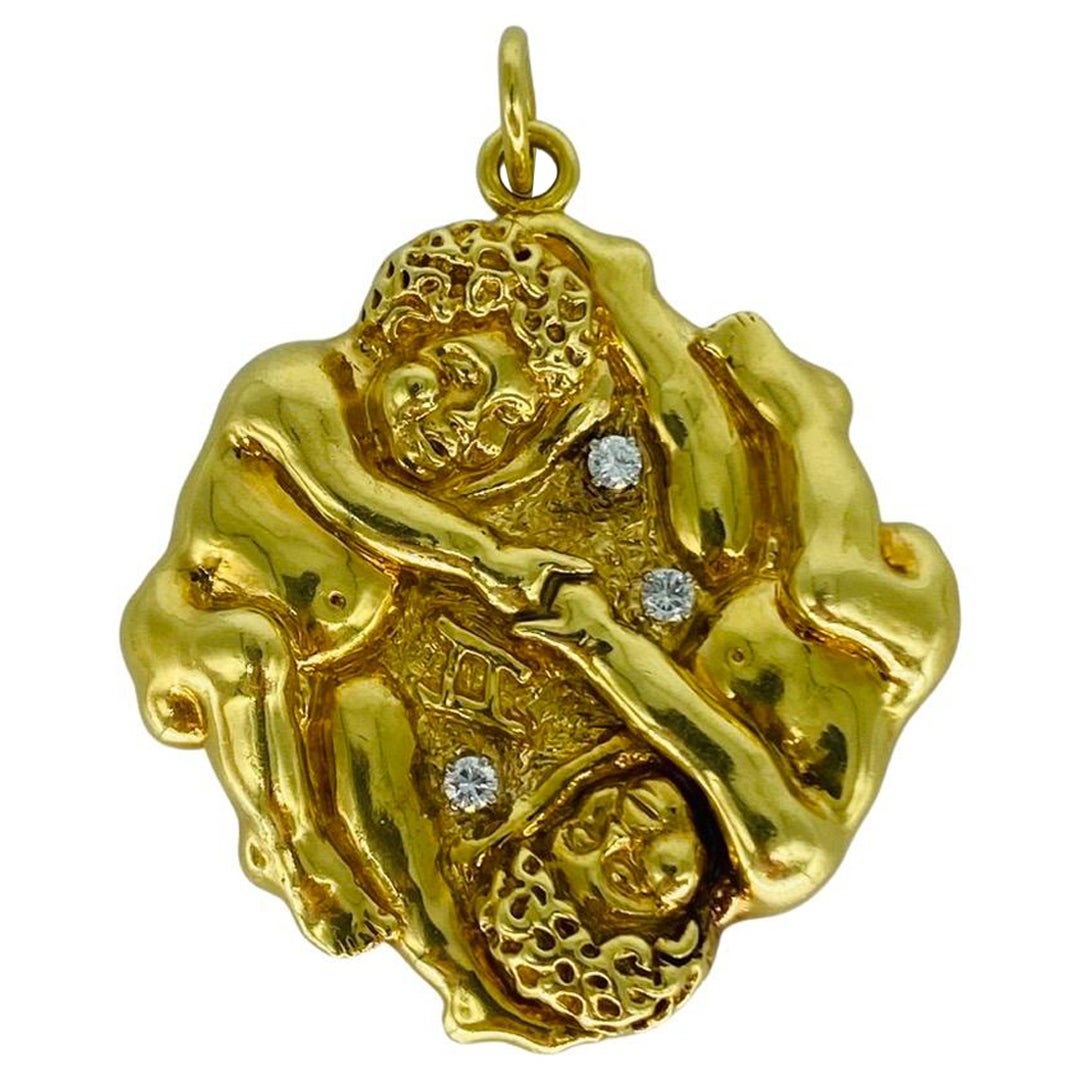 Vintage Large Gemini Astrology Zodiac 0.36 Carat Diamond Pendant 18k Gold For Sale