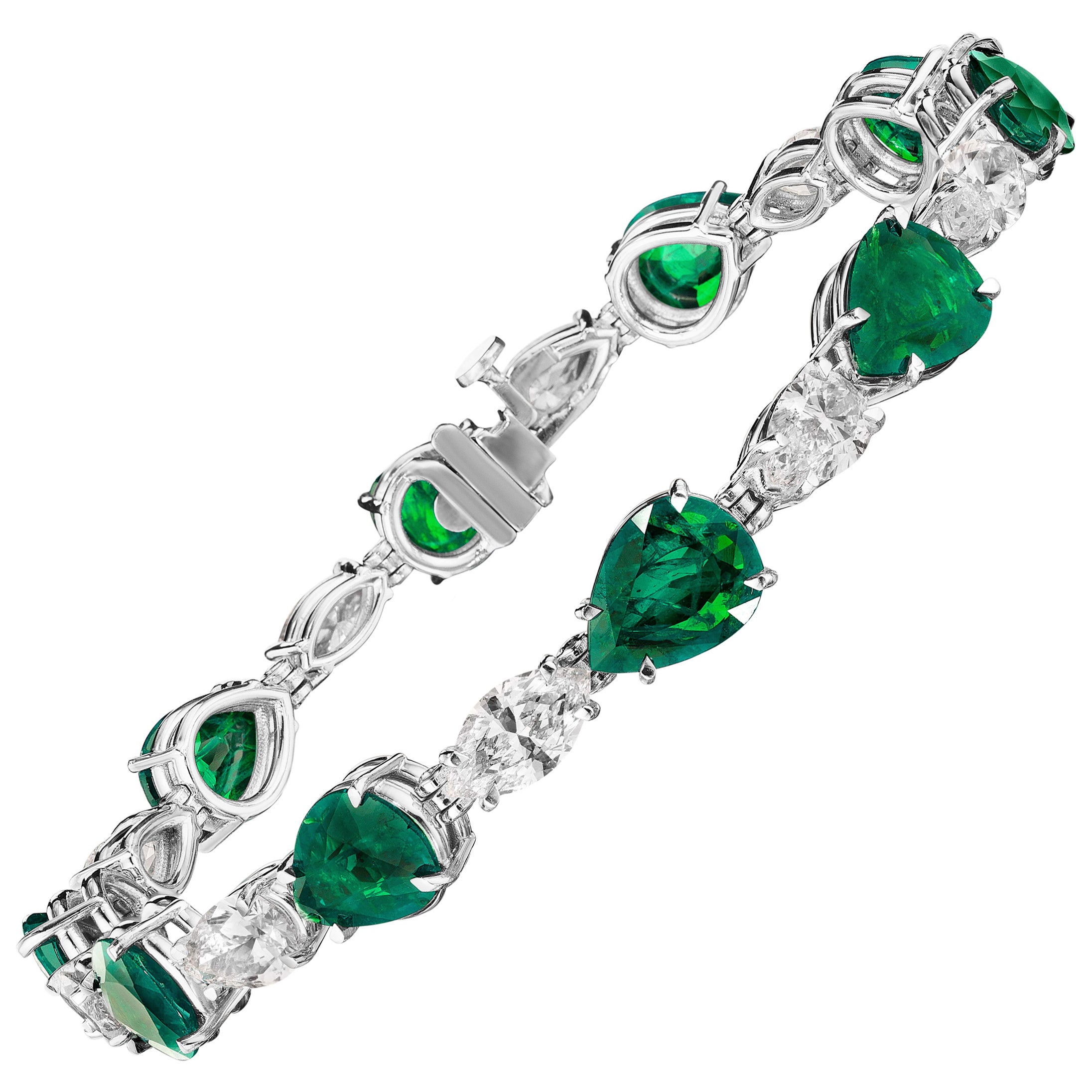 Armband mit Smaragd und Diamanten in Birnenform im Angebot