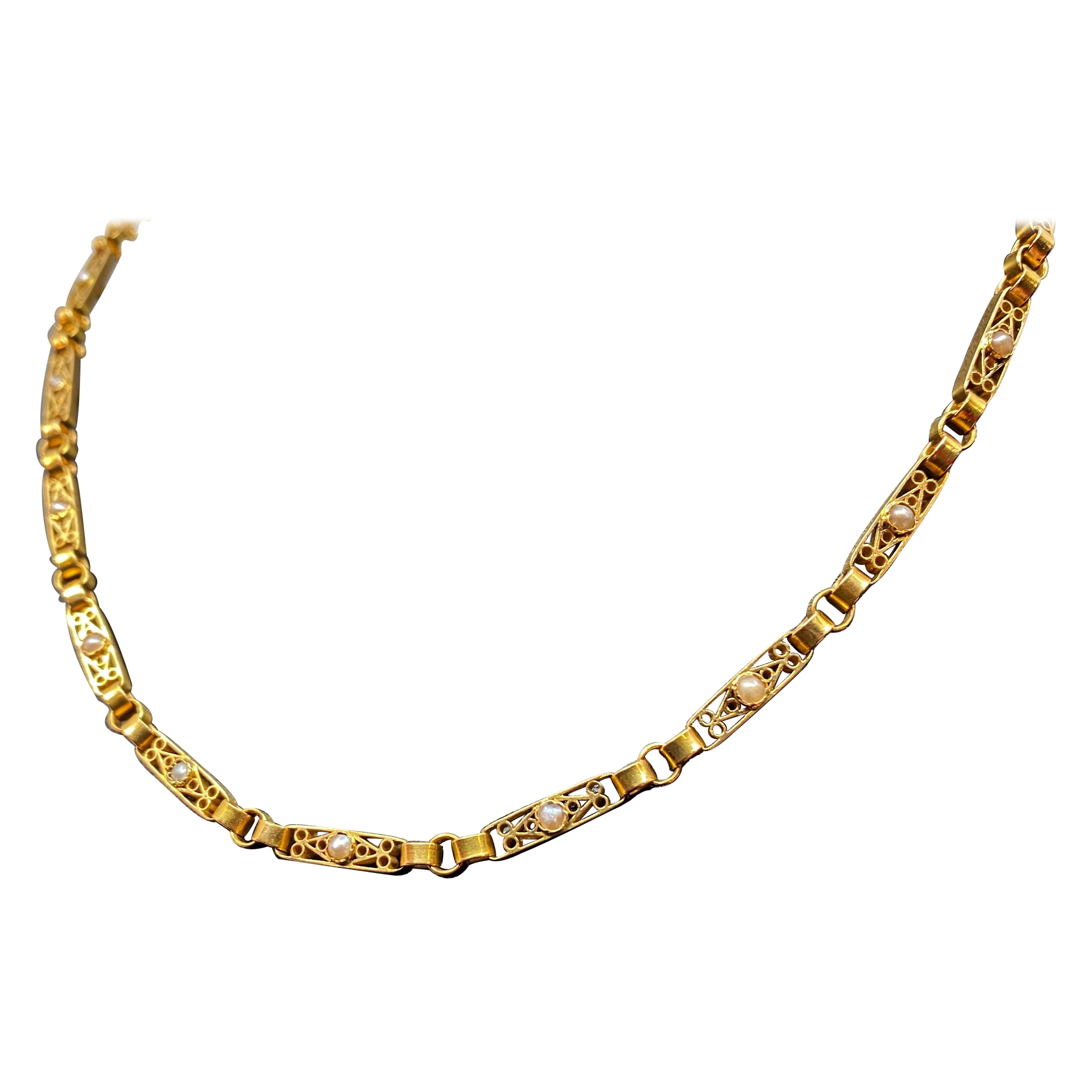 Chaîne collier en or 18 carats à mailles en filigrane, vers 1900 For Sale  at 1stDibs