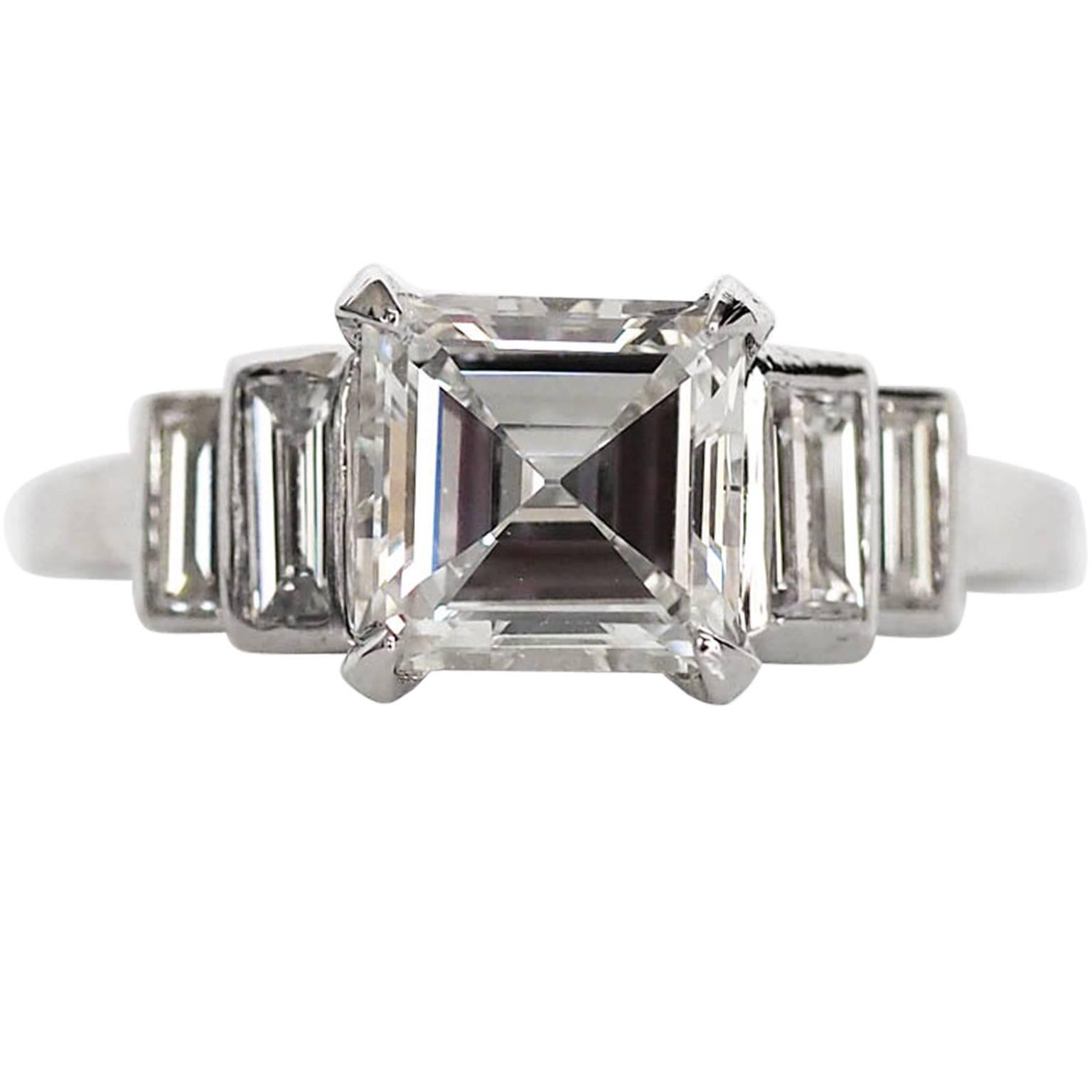 1940er Art Deco 1::48 Karat Antiker Asscher Cut Diamant Platin Verlobungsring
