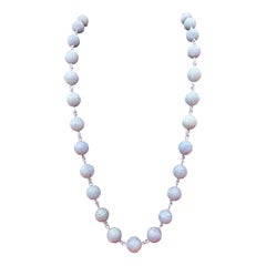 Zertifizierte hell lavendelfarbene geschnitzte Jade-Perlen-Halskette