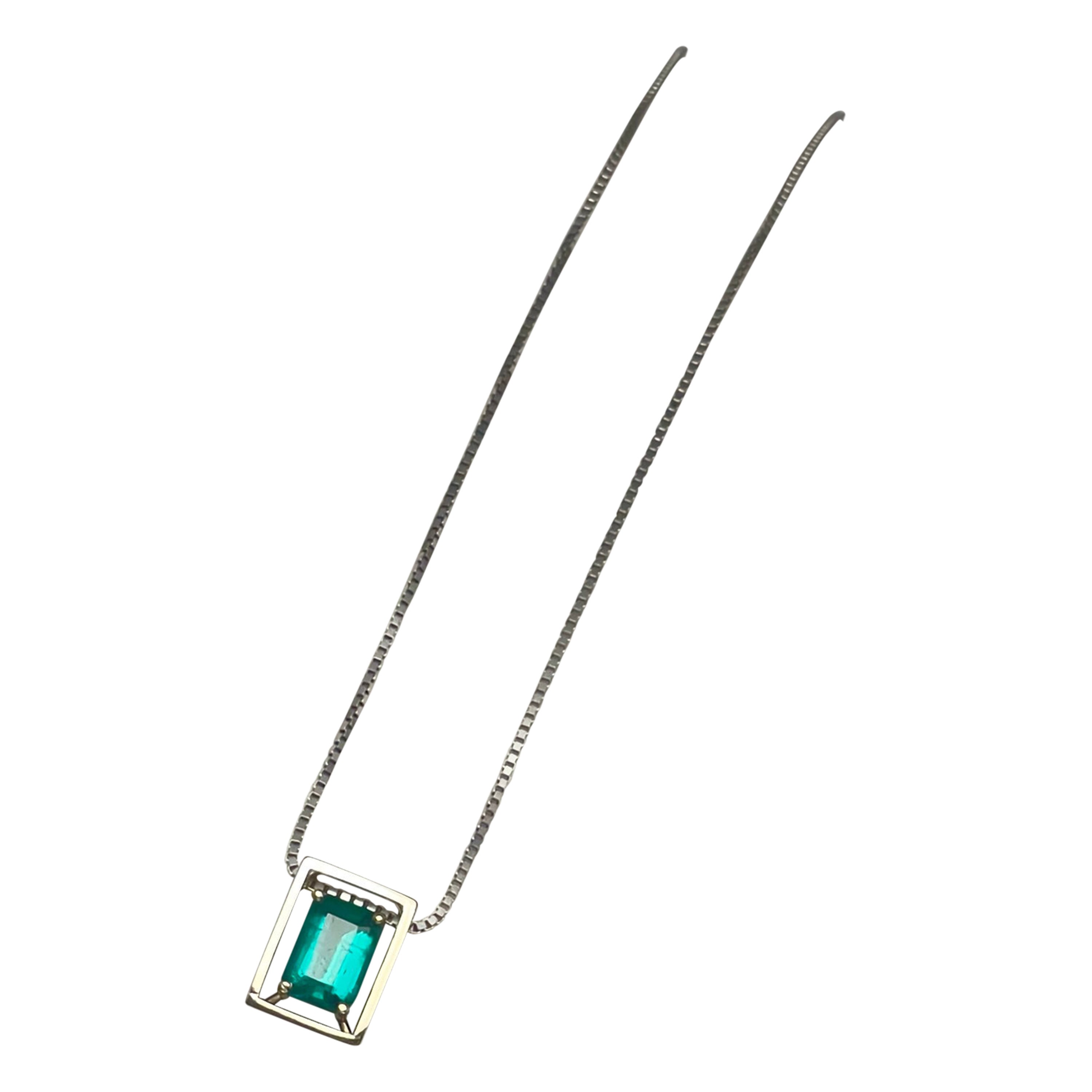 Certified 1.14 Carat Brazilian Emerald and 18ct Palladium White Gold Collar For Sale