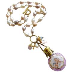 Collier bouteille de parfum Chatelaine Perles roses Cherub