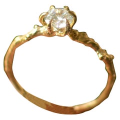 Diamantring aus massivem 18 Karat Gold mit gedrehten Wurzeln von Lucy Stopes-Roe