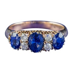 Antique Victorian Sapphire Diamond Ring in 2 Carat of Sapphire, circa 1900