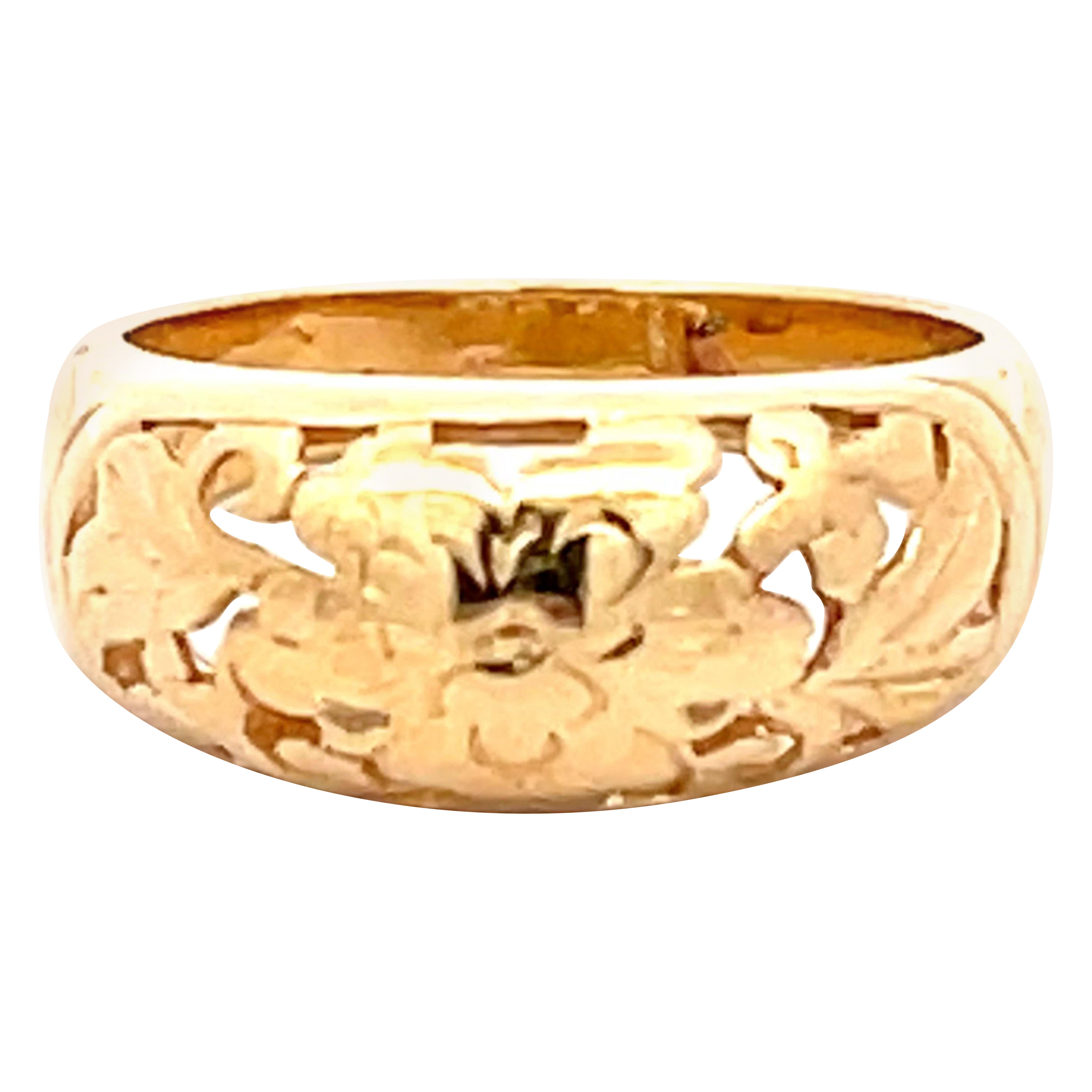 Mings Chrysanthemum Cutout Band Ring in 14k Yellow Gold For Sale