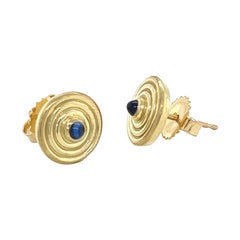 Clous d'oreilles circulaires multi-anneaux en or jaune 18 carats avec saphirs bleus cabochons