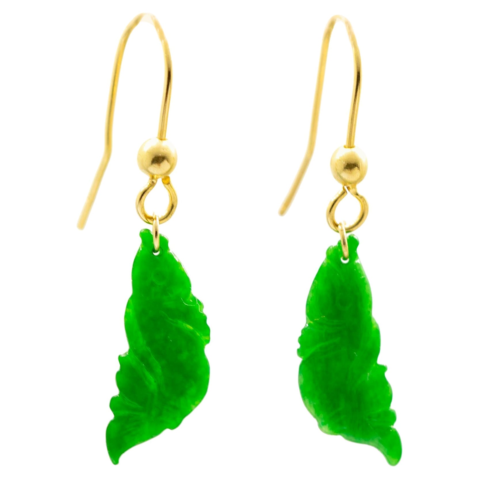 Carved Jade Fish Flower 9 Karat Yellow Gold Chain Crafted Dangle Drop Earrings For Sale