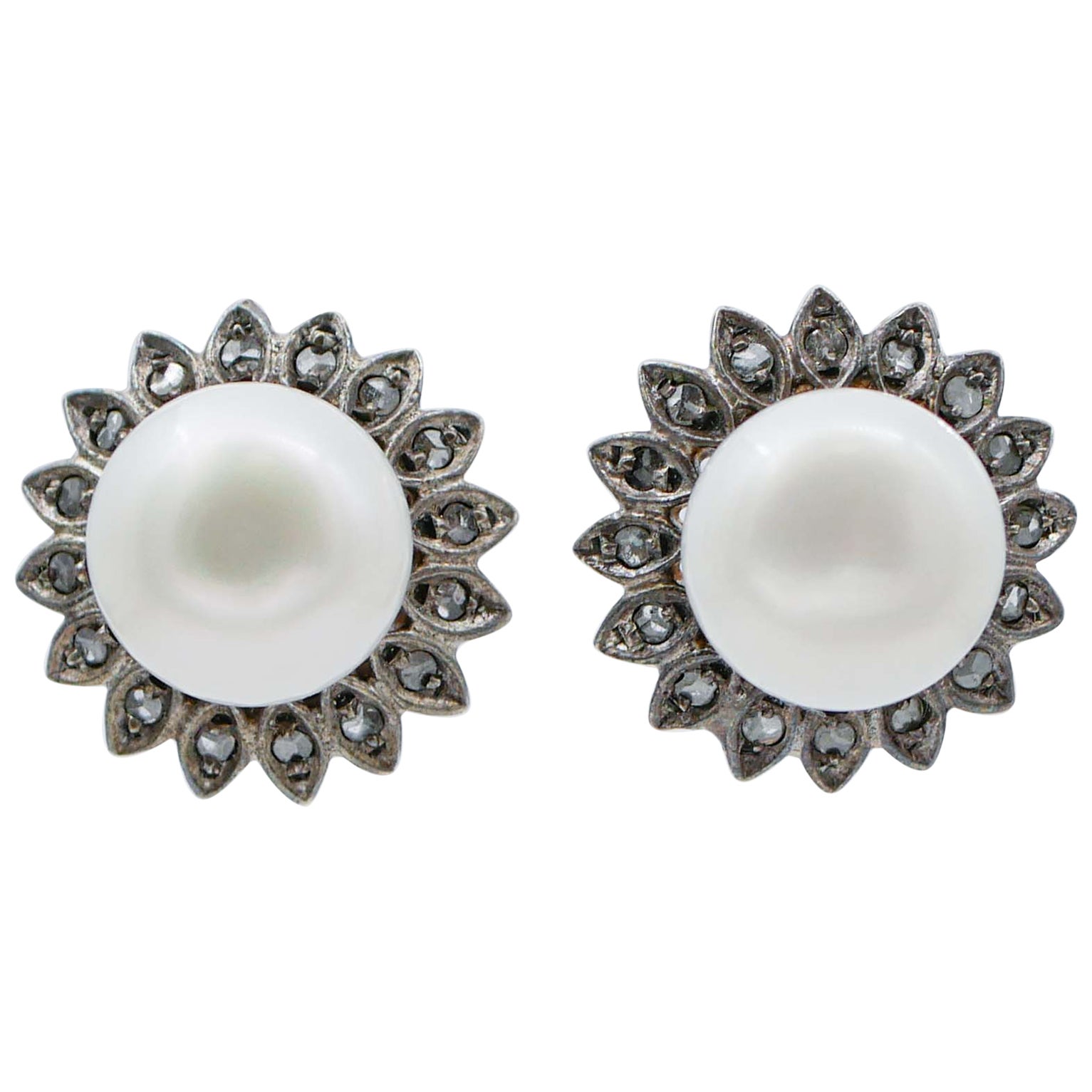Ohrringe aus 14 Karat Roségold mit Perlen, Diamanten und Silber im Angebot