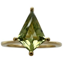 1.13ct Mint Green Sapphire Fancy Kite Cut 18k Yellow Gold Modern Solitaire Ring