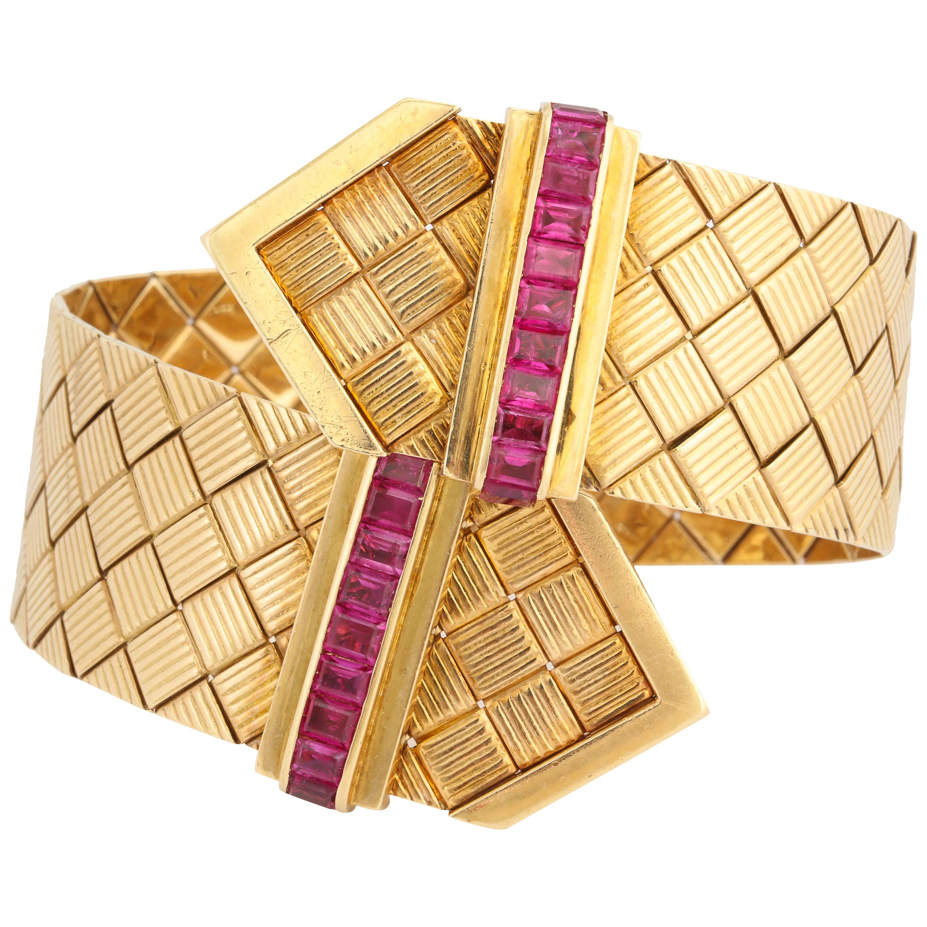 1940s Ruby Gold Crossover Buckles Bracelet