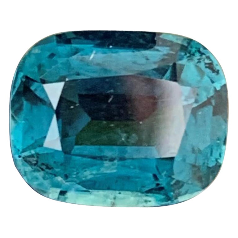 Tourmaline bleu foncé naturel de 2,10 carats provenant d'une mine afghane, taillée en coussin en vente