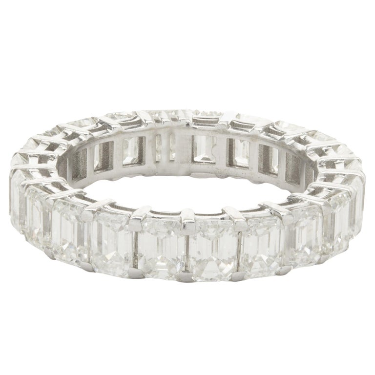 14 Karat White Gold Emerald Cut Diamond Eternity Band For Sale at 1stDibs
