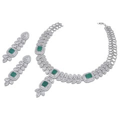 Collier d'émeraudes et de diamants naturels de 21,93 carats et d'émeraudes de 19,65 carats