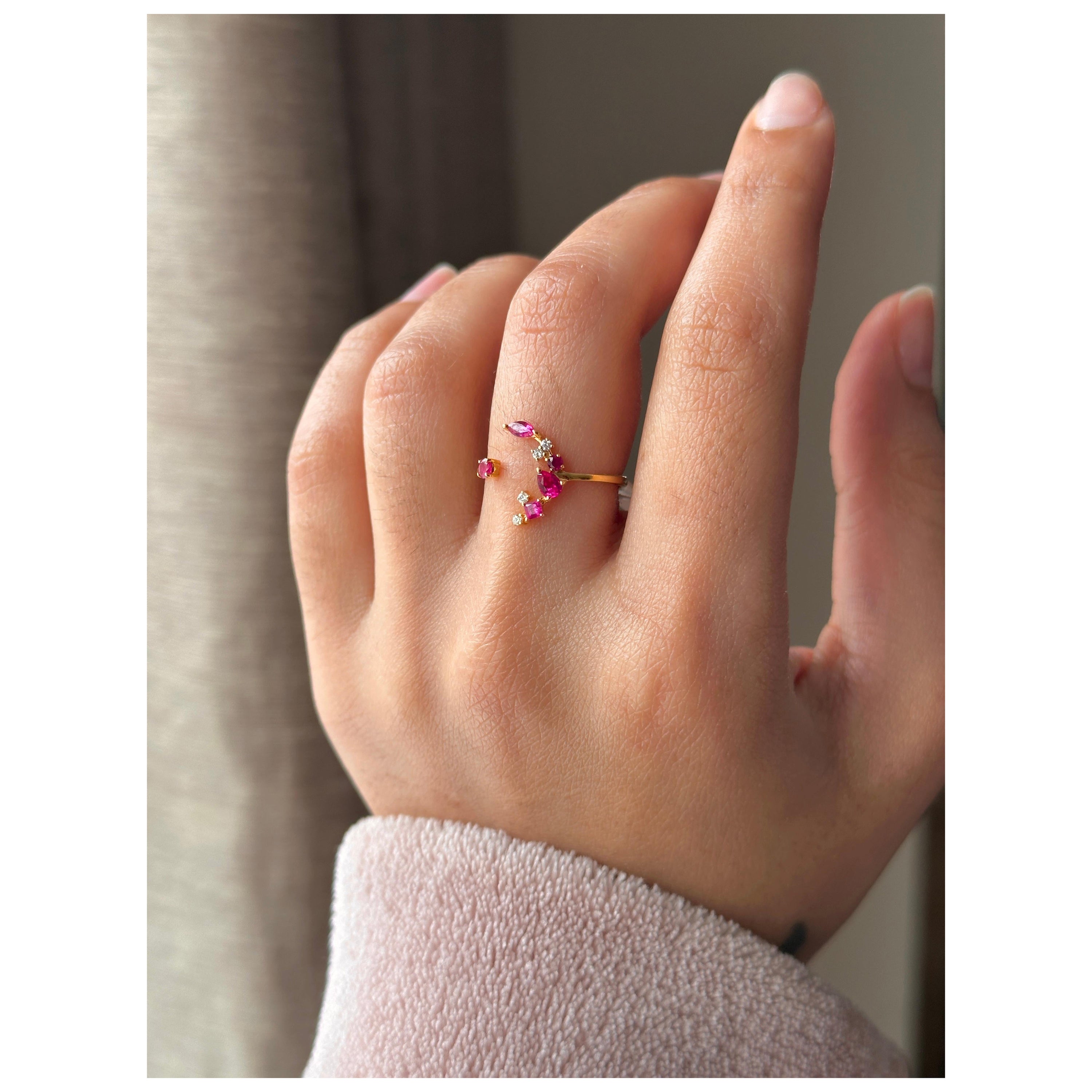 Sold at Auction: Louis Vuitton COLOR BLOSSOM RING 18K PINK GOLD MOTHER