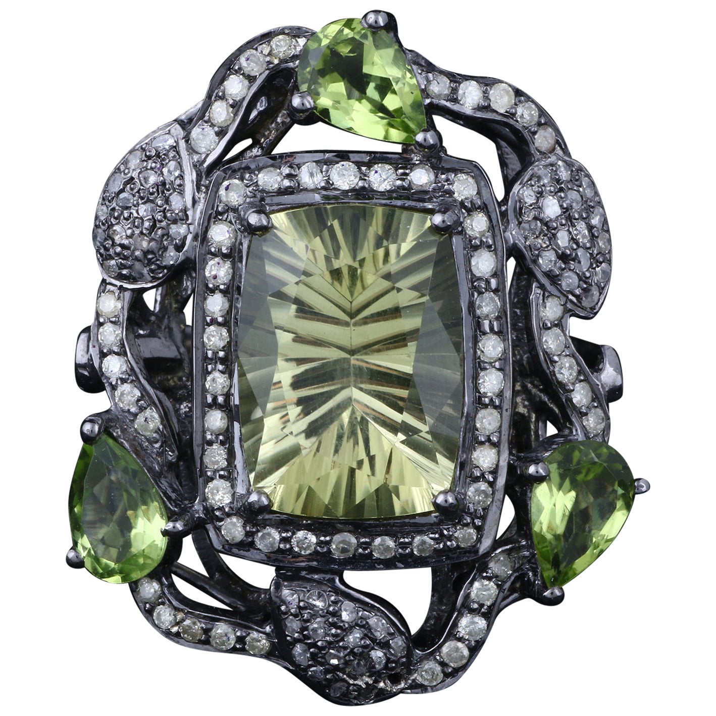 Victorian Style Diamond Silver Green Peridot Wedding & Party Cocktail Ring, 7 For Sale