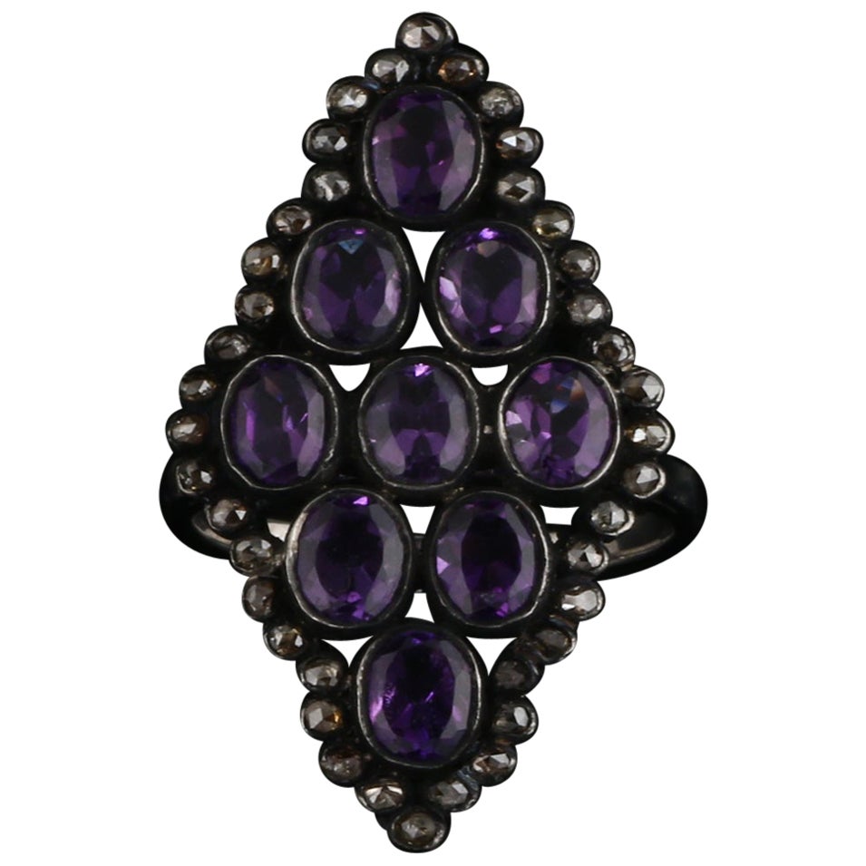Bague de fiançailles cocktail de style victorien en argent avec diamant et améthyste violette - 7  en vente