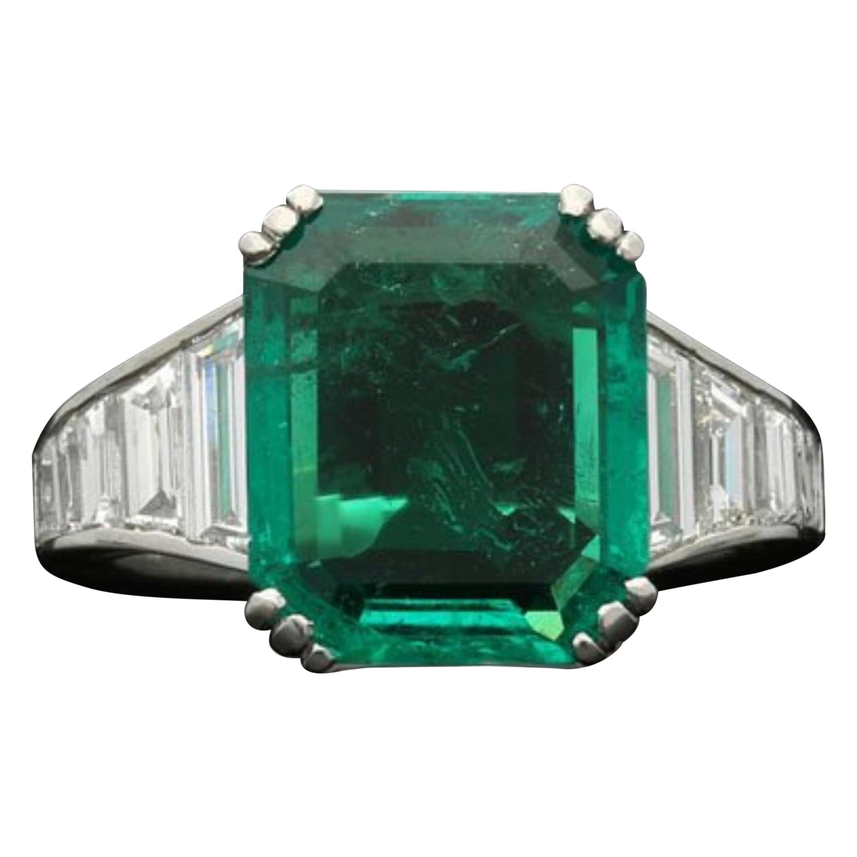 18K Gold 4 CT Natural Emerald and Diamond Antique Art Deco Style Engagement Ring For Sale