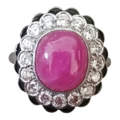 Anillo de Cóctel de Oro Blanco de 14k con Rubí Oval de 10 Quilates y Diamantes de 1 Quilate Esmalte Rojo