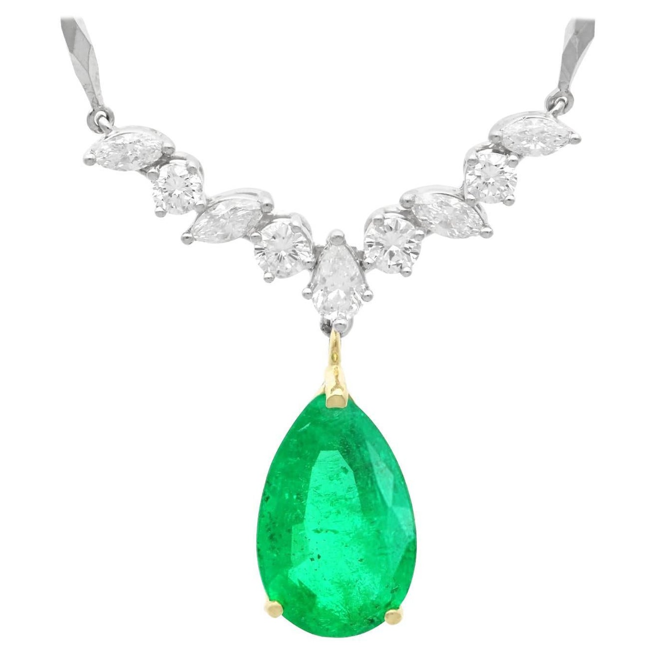 4.18 Carat Colombian Emerald and Diamond Yellow Gold and Platinum Necklace For Sale
