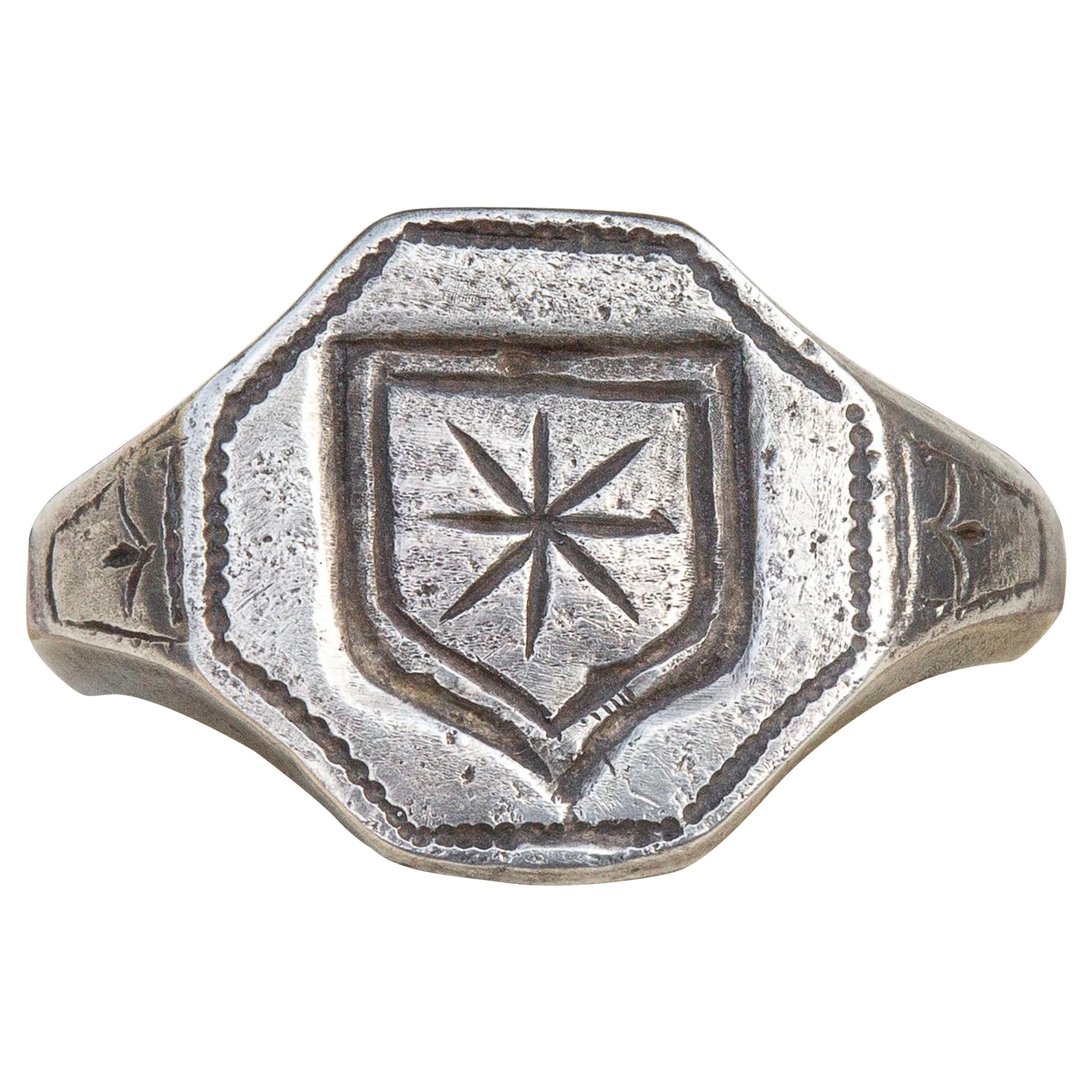 Vintage Ring Medieval Ring Carved Ring Manly Ring Crest 
